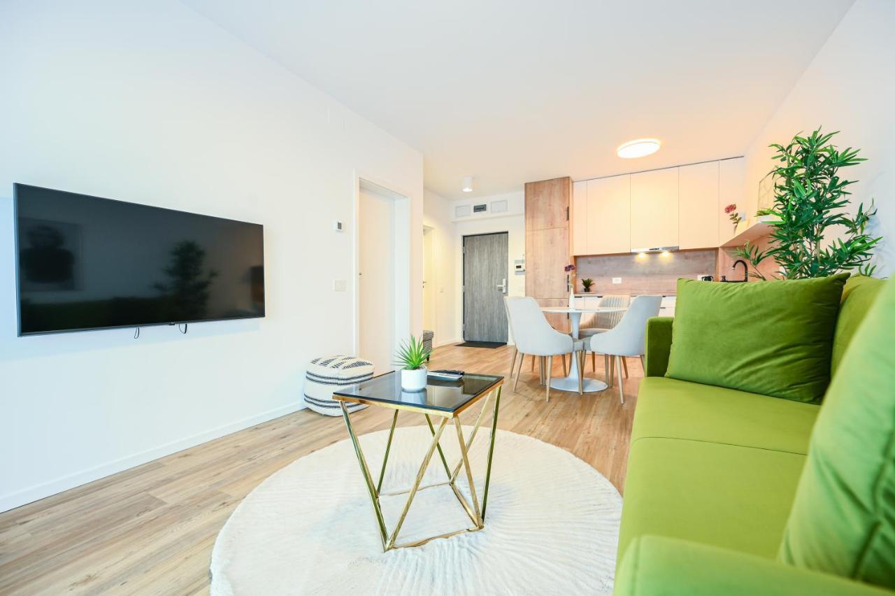 Km Flats Apartment Oradea Bagian luar foto
