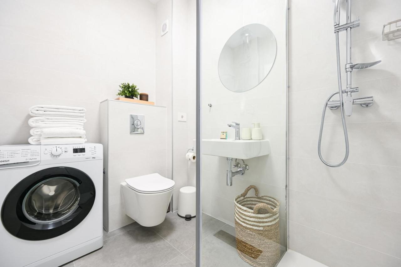 Km Flats Apartment Oradea Bagian luar foto