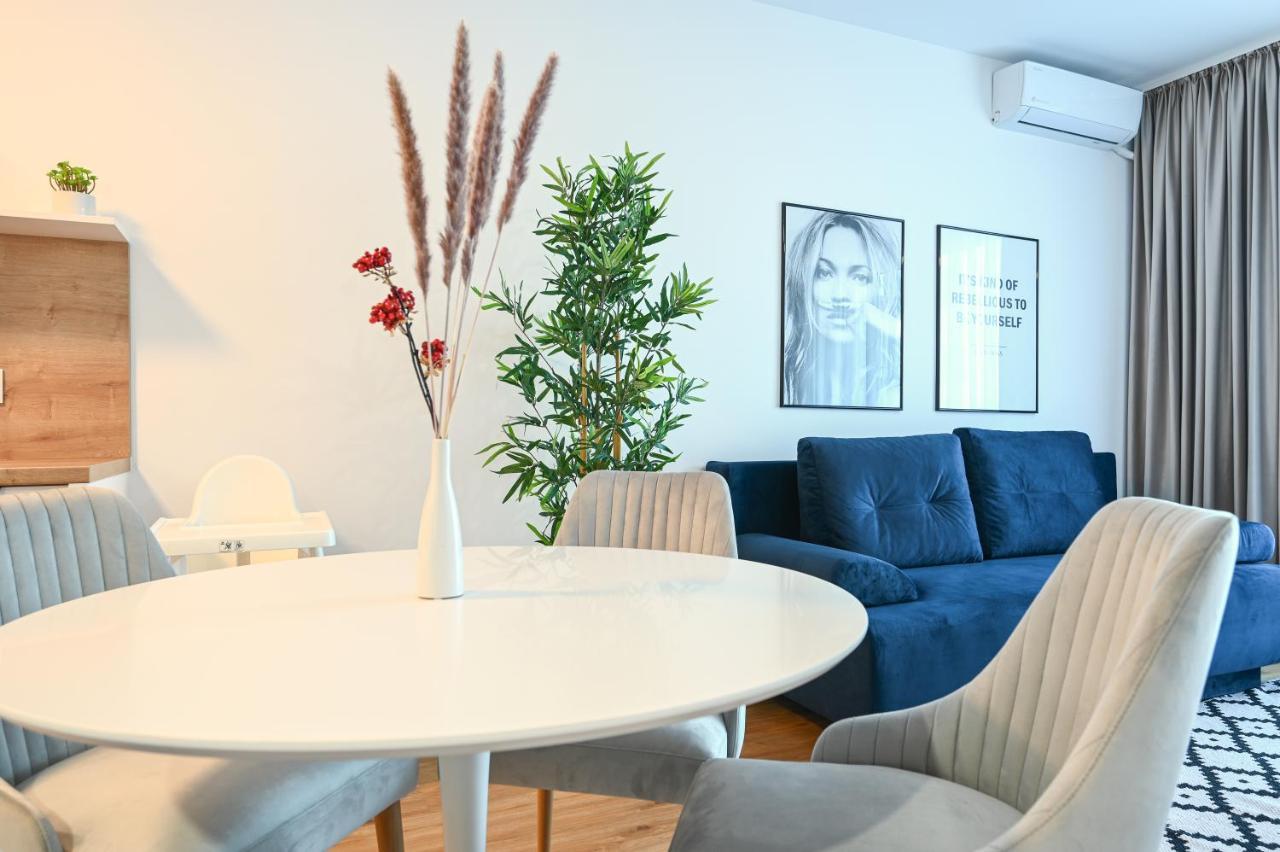 Km Flats Apartment Oradea Bagian luar foto