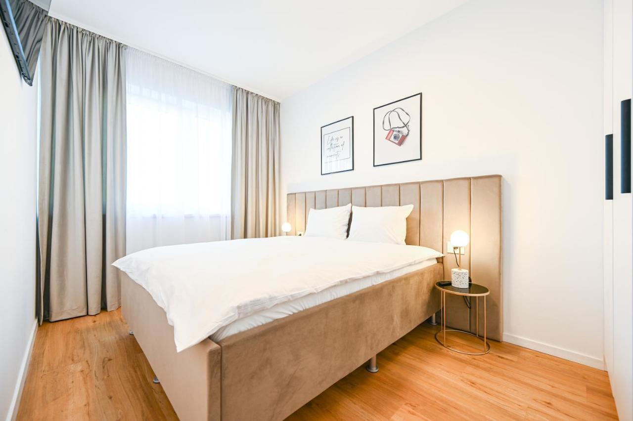 Km Flats Apartment Oradea Bagian luar foto