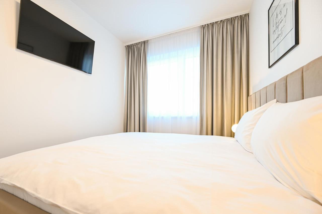 Km Flats Apartment Oradea Bagian luar foto