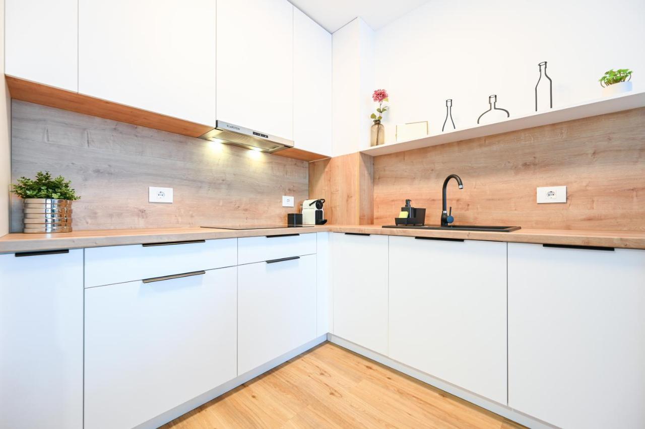 Km Flats Apartment Oradea Bagian luar foto