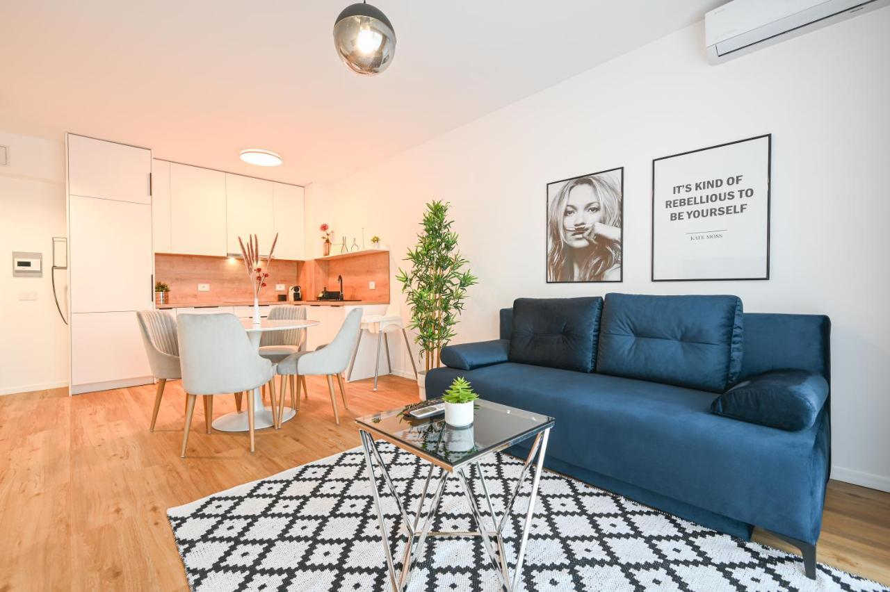 Km Flats Apartment Oradea Bagian luar foto